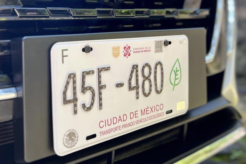 ¡Atención Conductores de la CDMX! Multas por Porta Placas Obstructivas Alcanzan Hasta $2,260