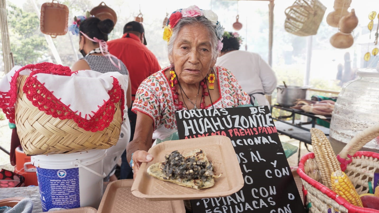 Más que comida, identidad: cocineras de la CDMX honran su legado en Tepoztlán