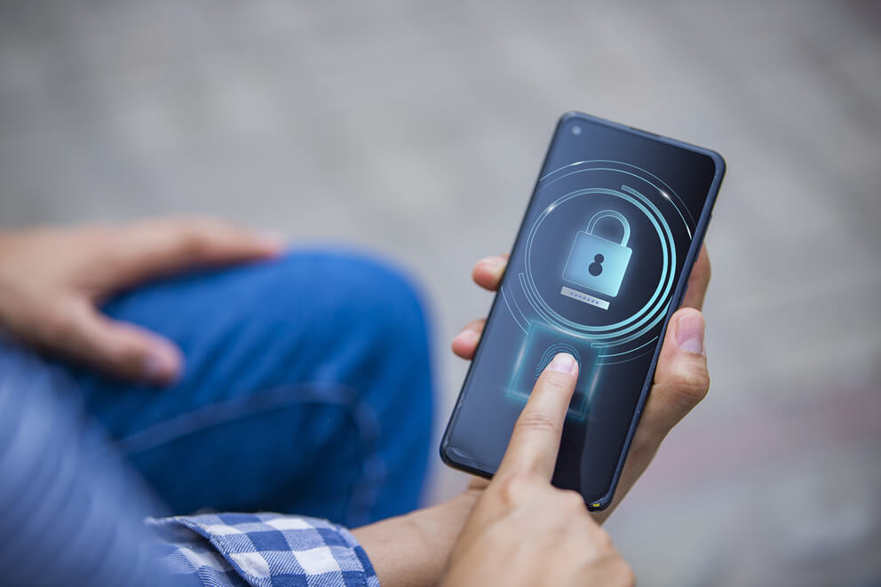 Apaga tu celular una vez por semana: el simple hábito que puede protegerte de ciberataques invisibles