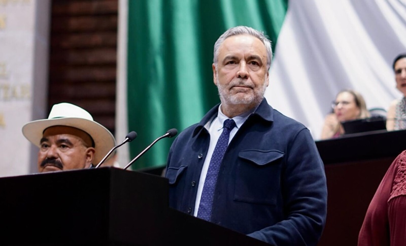 Ramírez Cuéllar reafirma apoyo a Monreal y niega cambio en Morena