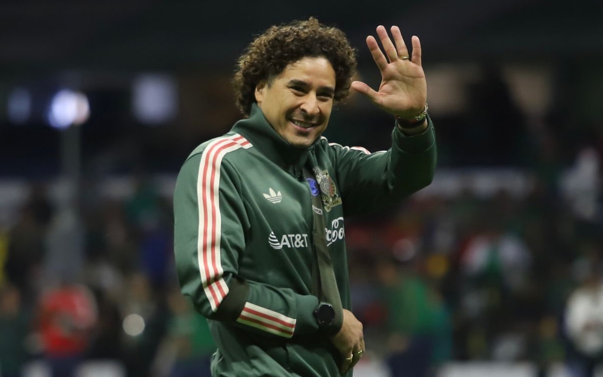 La carrera contra el reloj de un histórico: Memo Ochoa, sin puertas que se abran