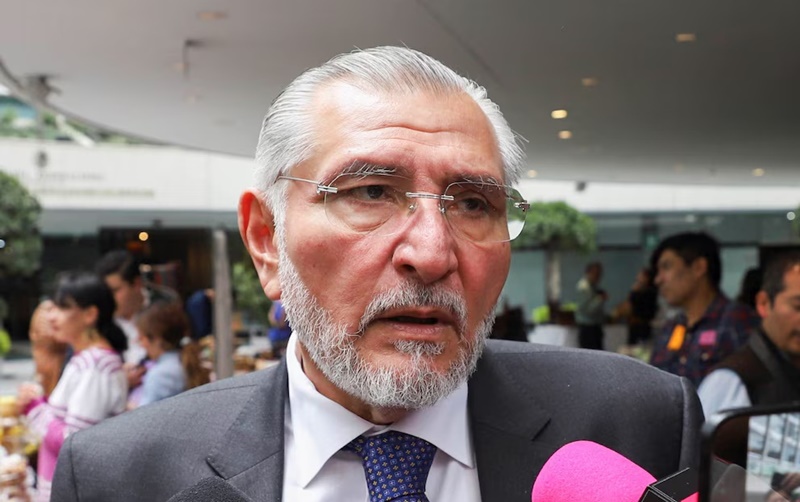 Revelan 79 millones no declarados a Adán Augusto López