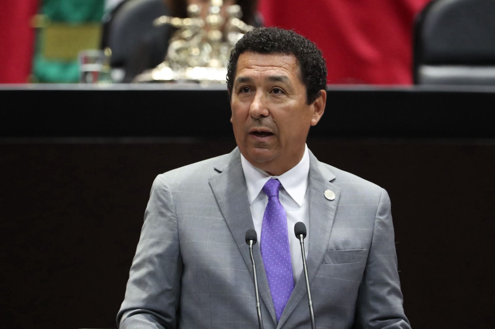 Castigo más duro para quienes falsifiquen uniformes y credenciales de seguridad