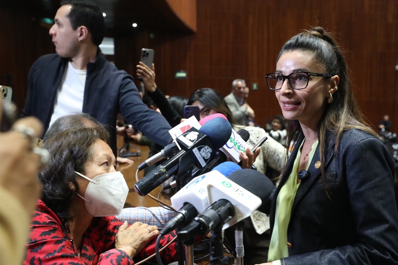 Laura Ballesteros exige fin a sesiones virtuales en el Congreso