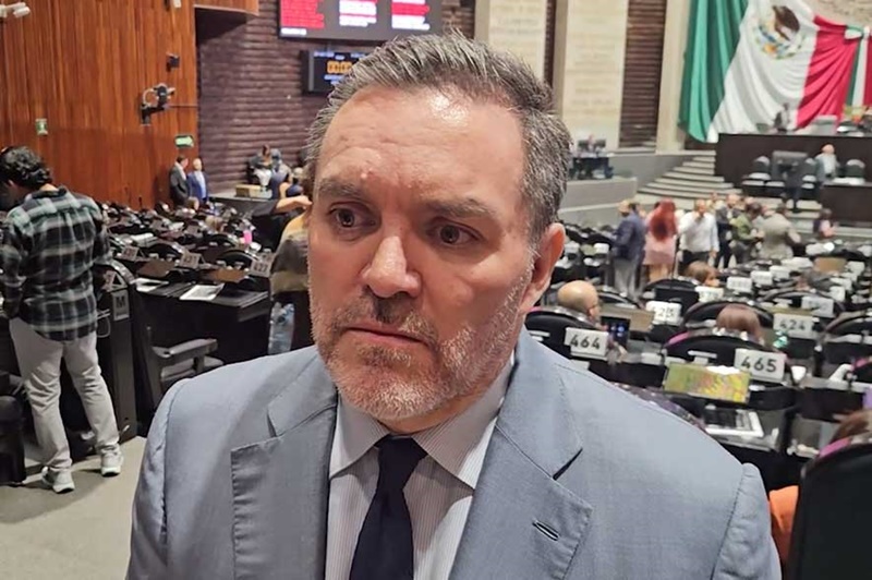 Otra herencia maldita: PAN culpa a López Obrador por veto a vuelos del AIFA