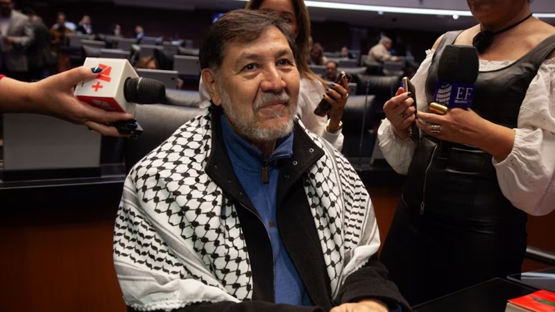 Noroña defiende uso de taxis aéreos pese a austeridad de Morena