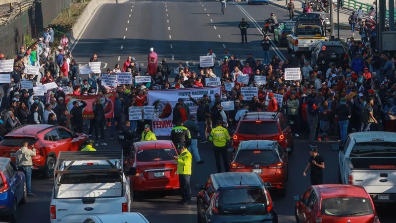 CDMX se atasca: marchas y bloqueos paralizan vialidades clave este lunes