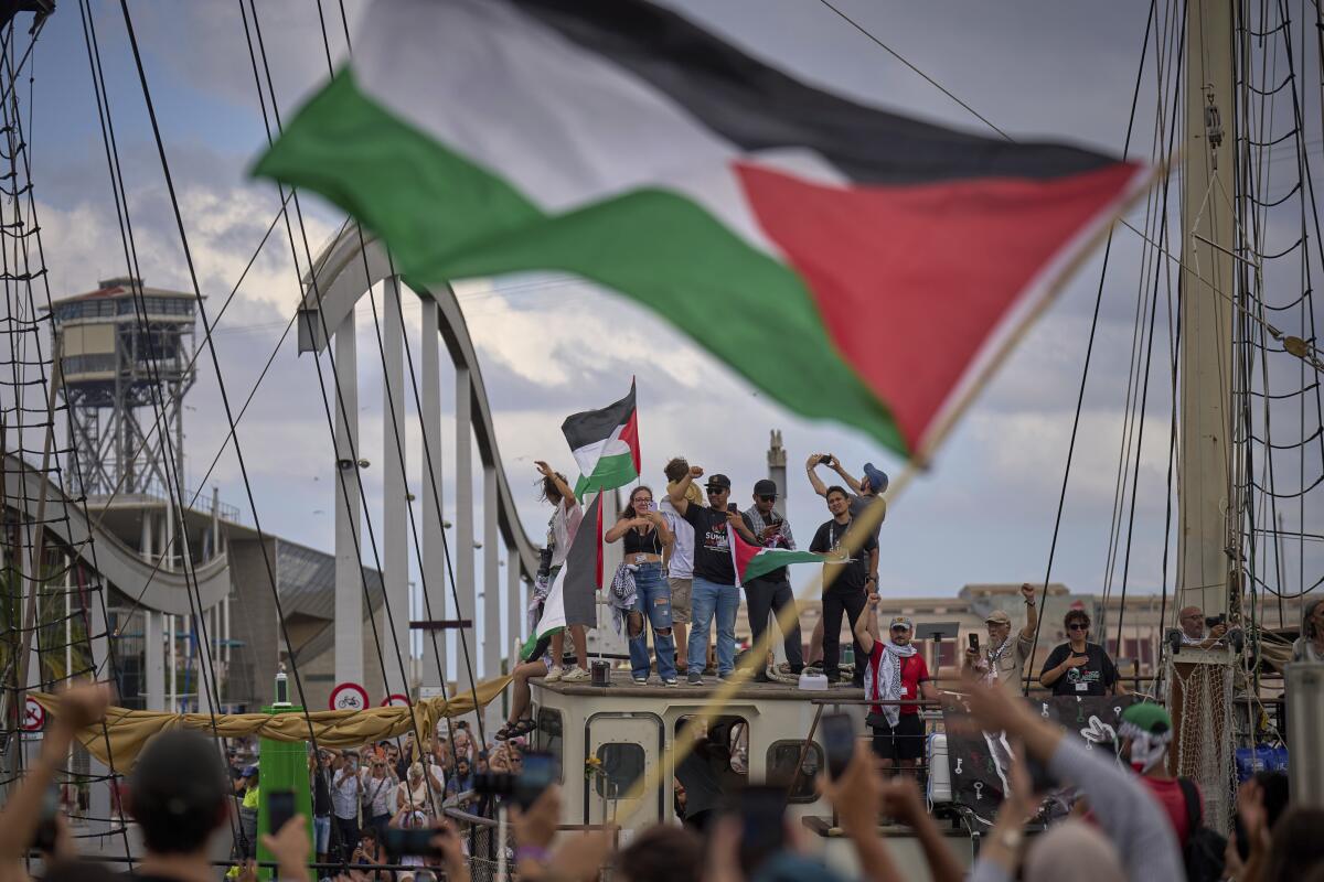 Más de 400 detenidos por romper el bloqueo a Gaza: ¿cómo reaccionó la comunidad internacional?