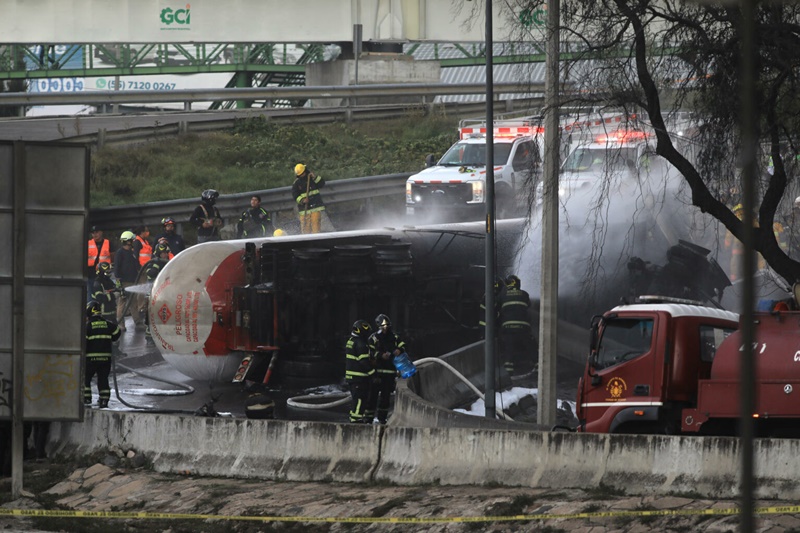 Confirman la 32ª víctima por la explosión de pipa en Iztapalapa