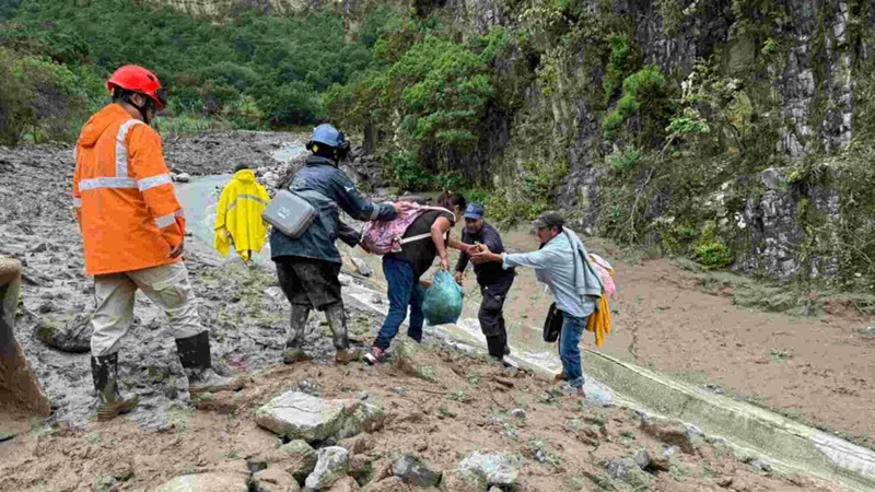 Lluvias e inundaciones dejan 76 muertos y 39 desaparecidos en cinco estados de México