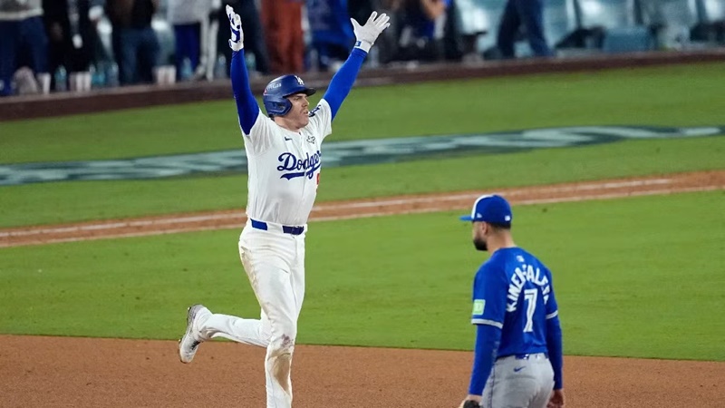 Freddie Freeman da triunfo épico a Dodgers en 18 innings
