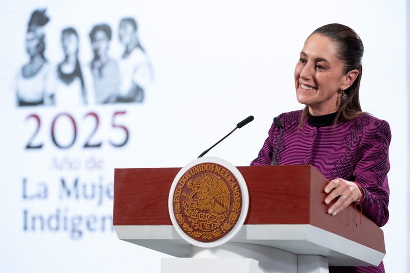 Sheinbaum analiza gran movilización por siete años de transformación