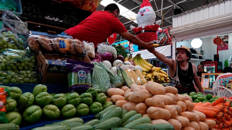 Inflación repunta en noviembre y presiona bolsillos rumbo al cierre del año