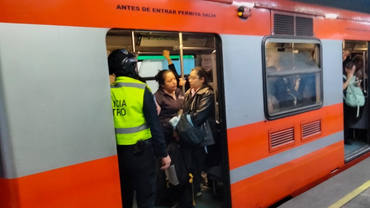 Revisiones aleatorias y videovigilancia: así opera el plan antipirotecnia del Metro CDMX