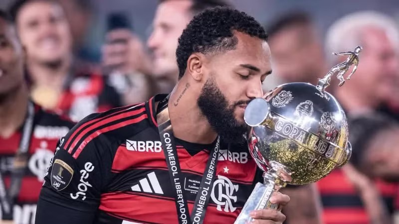 Pumas acelera refuerzos y amarra al brasileño Juninho