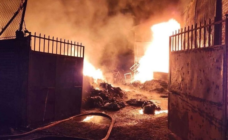 Incendio intencional destruye recicladora en Uruapan tras presunto cobro de piso