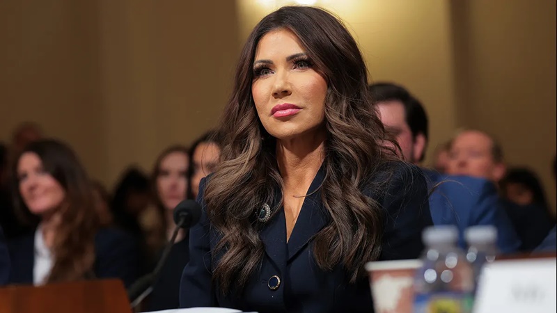 Demócratas exigen renuncia de Noem en medio de tensiones por seguridad