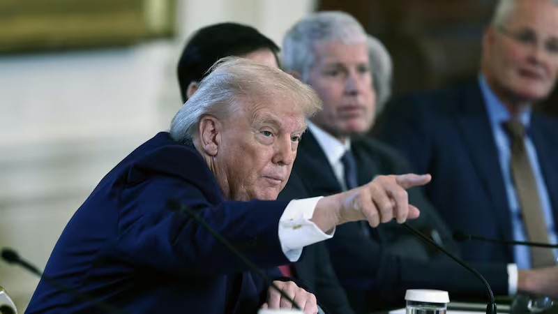 Trump evalúa opciones militares ante la crisis en Irán