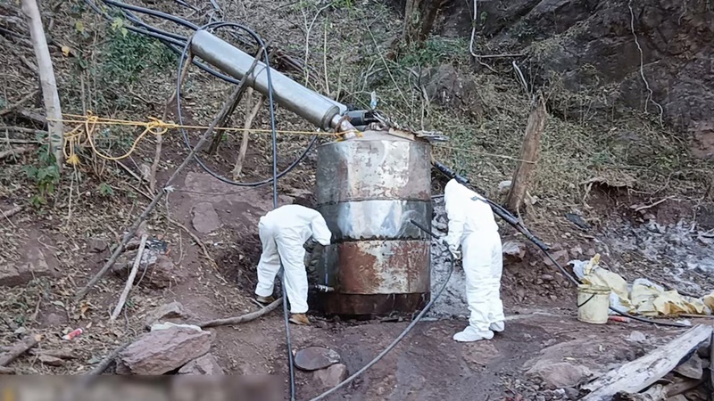 Marina desmantela narcolaboratorio y bodega de drogas en Sinaloa