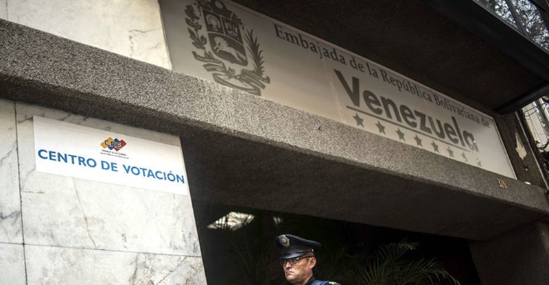 Fiscalía de EU señala a embajada venezolana en México por red del narco
