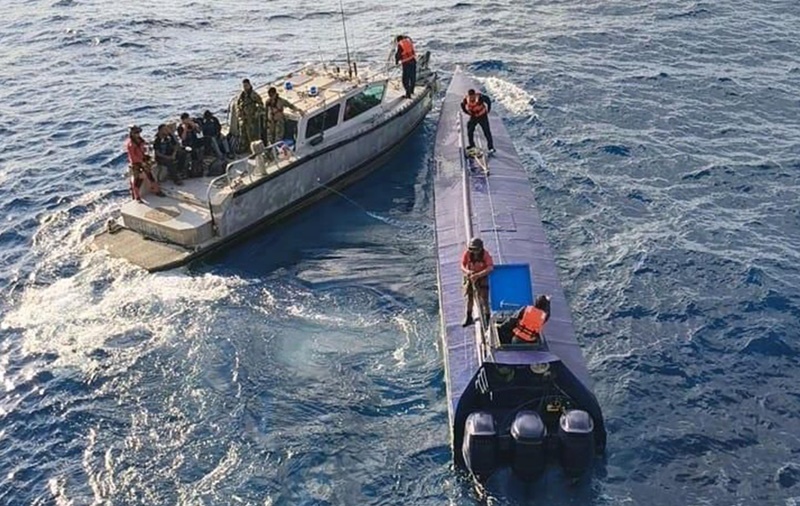 Interceptan semisumergible con cuatro toneladas de cocaína en Colima