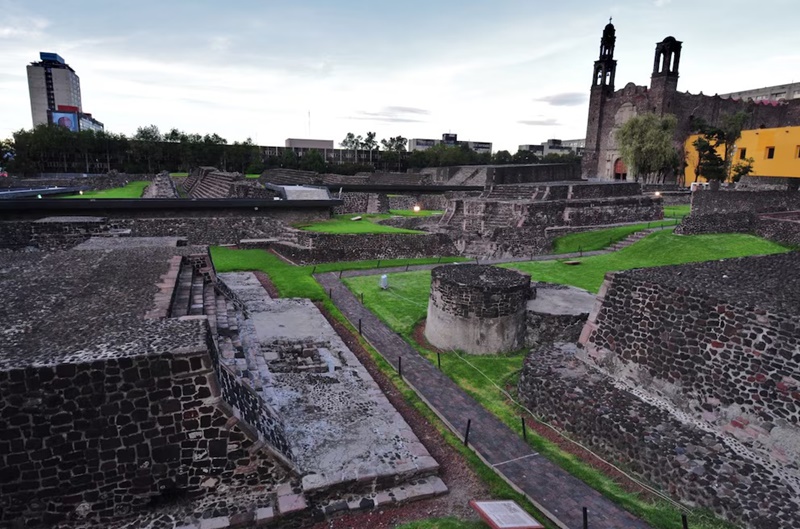 Hallazgo en Tlatelolco revela historia de mujeres que murieron al parir