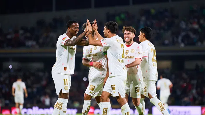 Toluca remonta a Pumas y mantiene el invicto