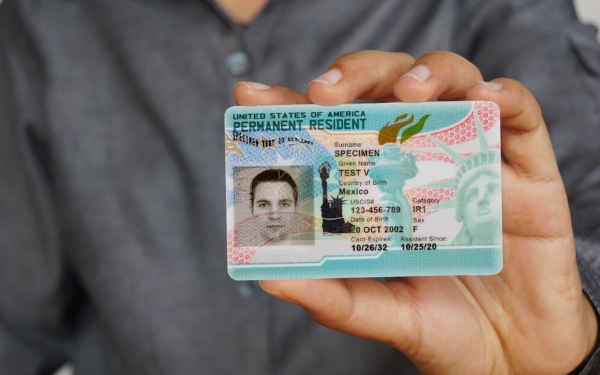 Residencia en riesgo: nuevas reglas de Donald Trump ponen bajo escrutinio las opiniones políticas de inmigrantes